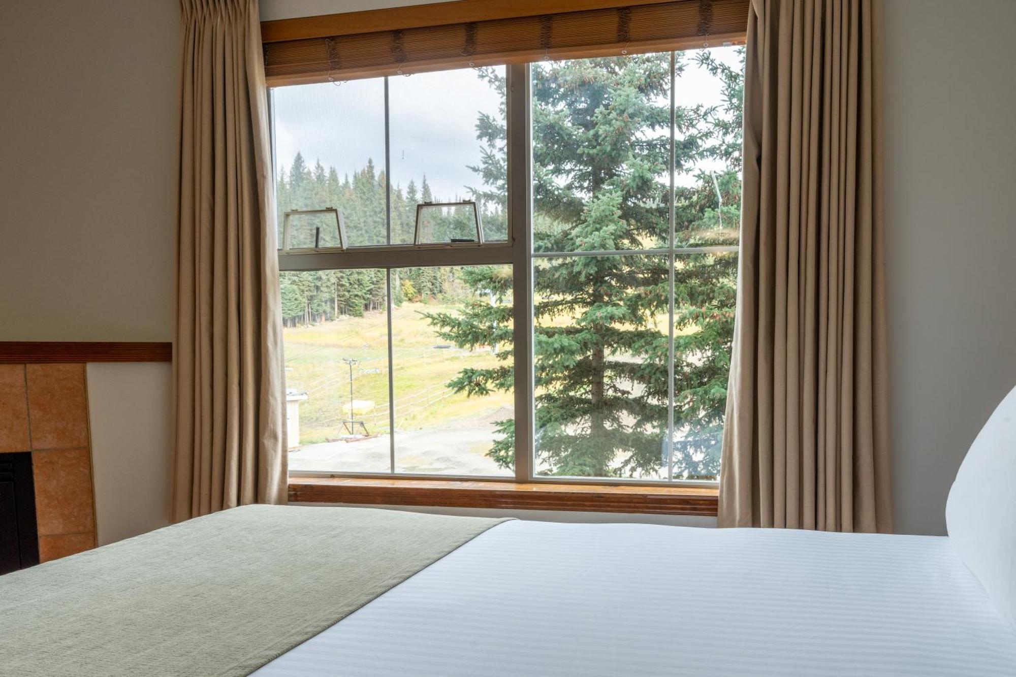 Sundance Lodge Sun Peaks Eksteriør billede