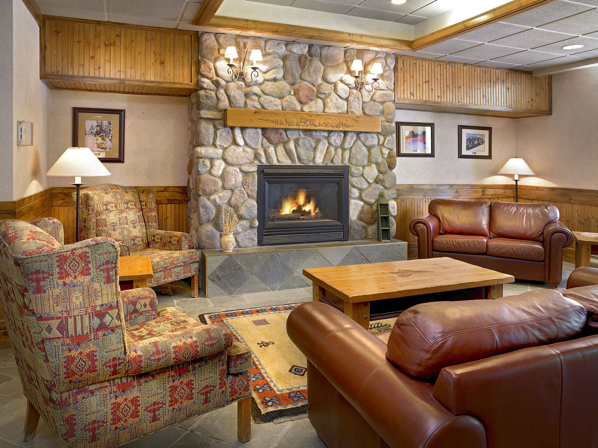 Sundance Lodge Sun Peaks Eksteriør billede